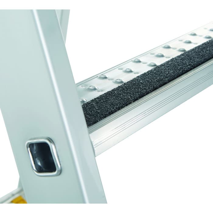 Легкосплавная анодированная стремянка с протектором Zarges R13step B 2x16 ступени 41567