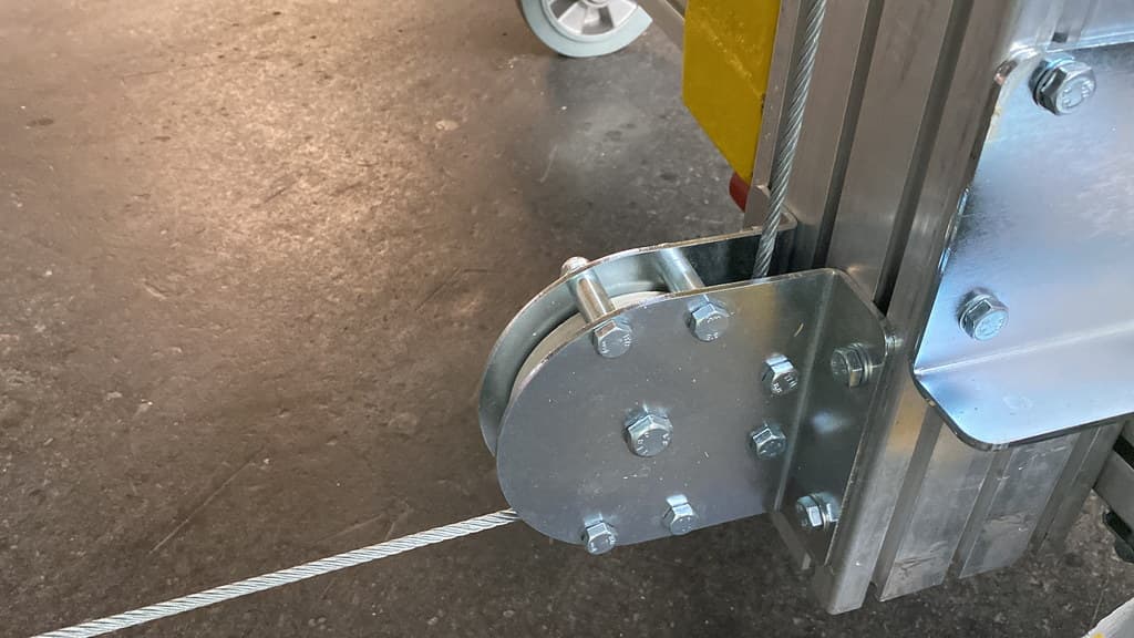 Мобильная лестница Zarges с платформой регулируемая по высоте 800/900-1300 мм 40060049