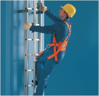 Настенная лестница Zarges 10 ступеней алюминий 42241